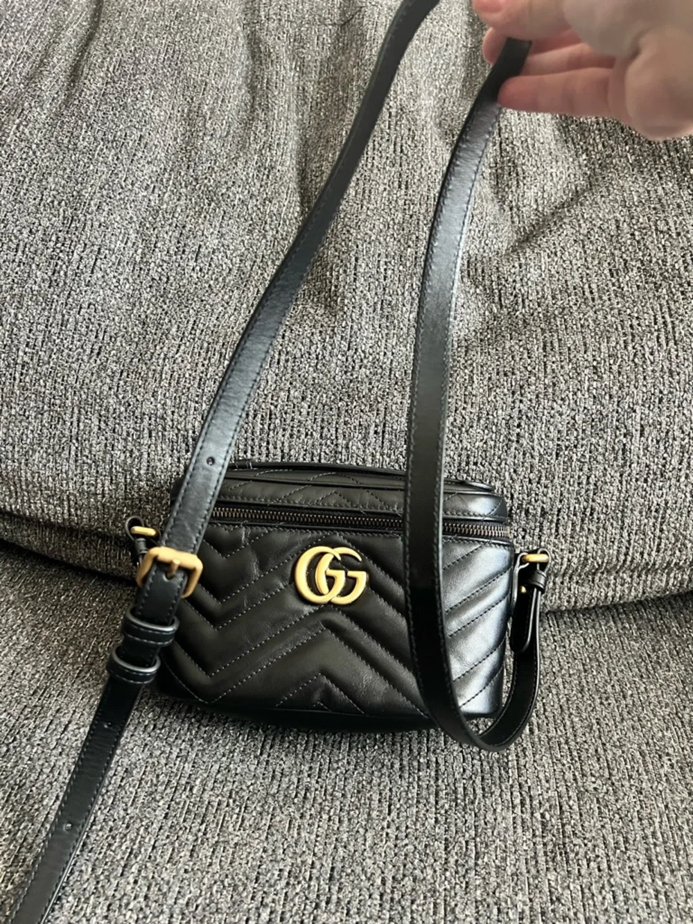 Gucci Black Quilted GG Marmont Camera Crossbody with Gold Hardware - Picture 4 of 9